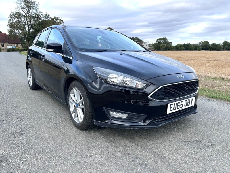 Black 2015 Ford Focus 1.0T EcoBoost Zetec Hatchback 5dr Petrol Manual Euro 6 s/s 100 ps in Rochford
