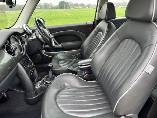 /photos/12539/6b683c0d-5f33-46c9-8024-1a01ccecd239_i320x240.jpg