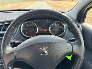 /photos/12539/9f9c50c7-11d5-e648-a501-0207404559e3_i320x240.jpg